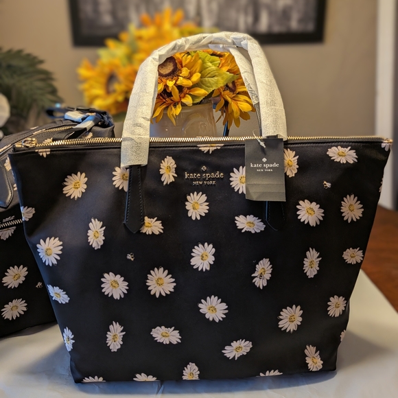 kate spade Handbags - Kate Spade Kitt Nylon Tote - black multi daisy print. NWT